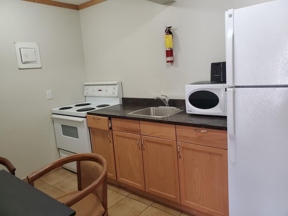Travelodge By Wyndham Golden Sportsman Lodge Екстер'єр фото