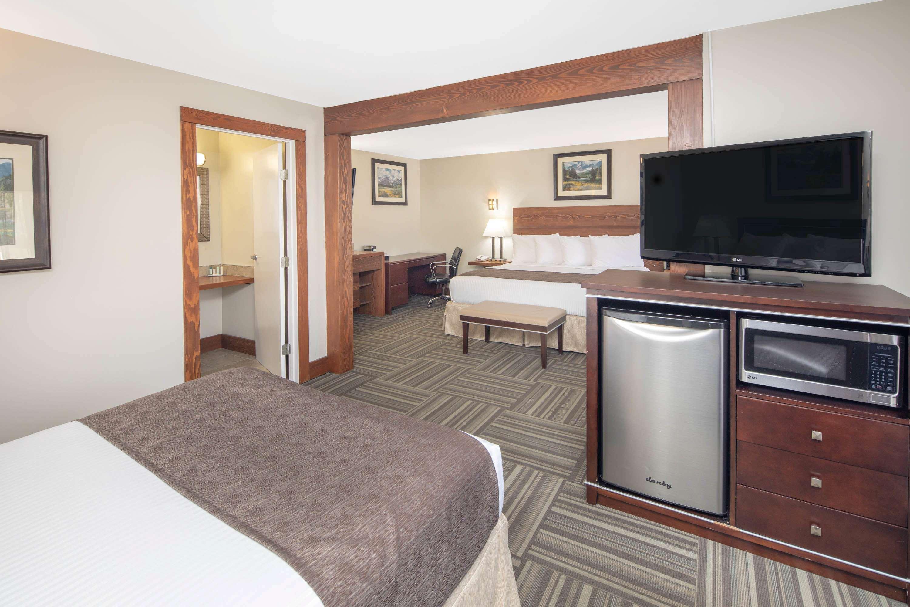 Travelodge By Wyndham Golden Sportsman Lodge Екстер'єр фото
