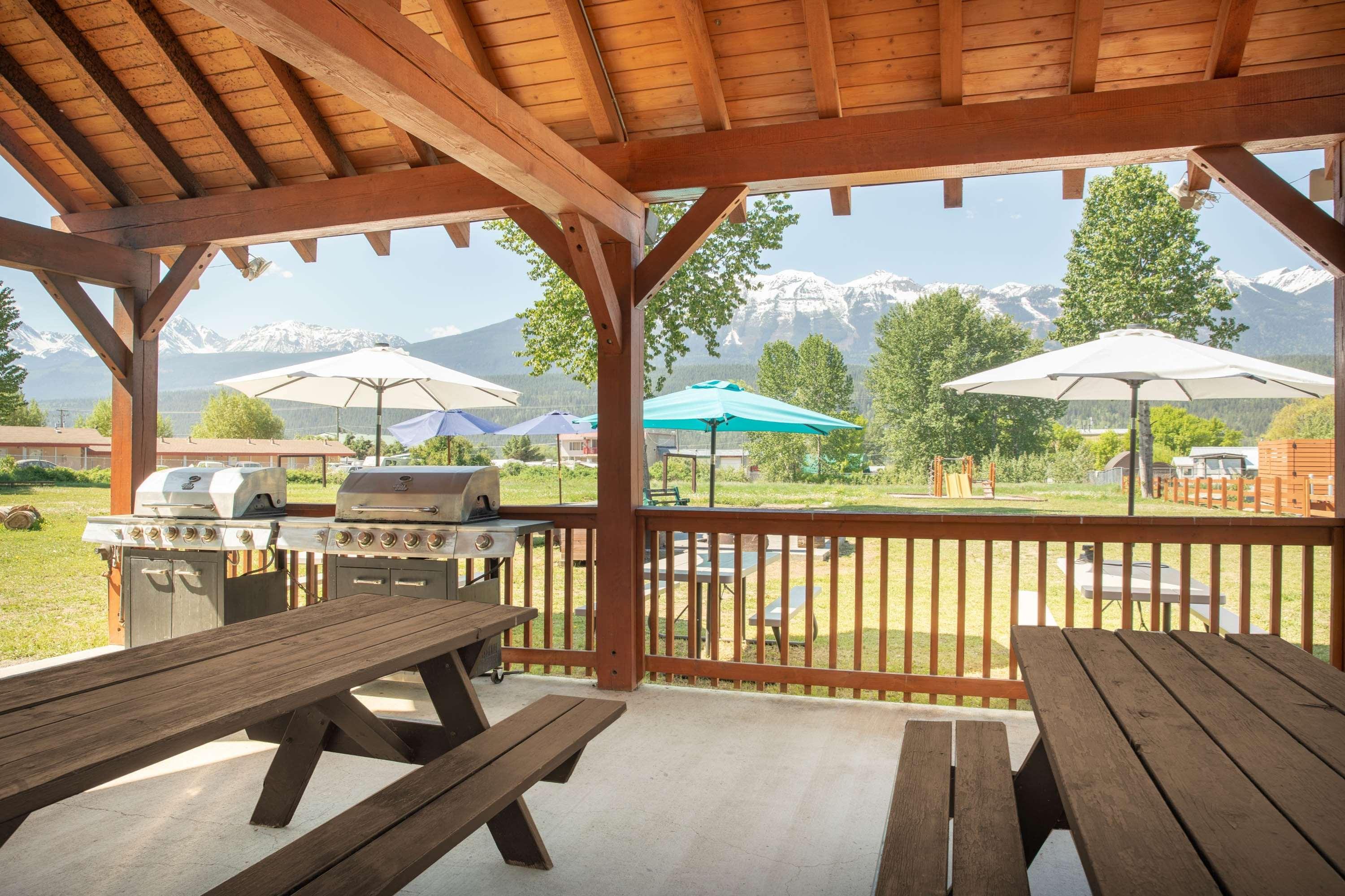 Travelodge By Wyndham Golden Sportsman Lodge Екстер'єр фото