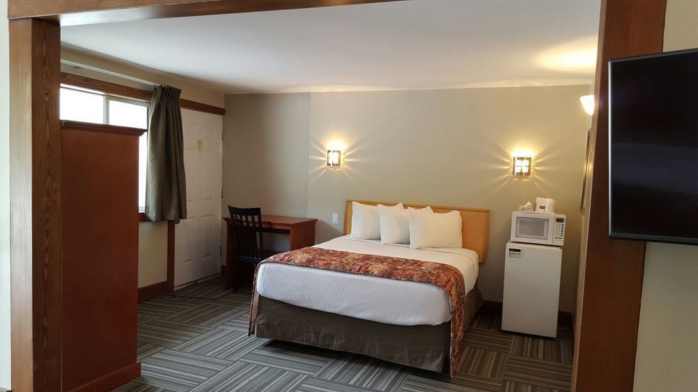 Travelodge By Wyndham Golden Sportsman Lodge Екстер'єр фото