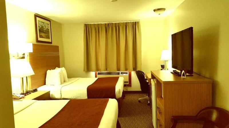 Travelodge By Wyndham Golden Sportsman Lodge Екстер'єр фото