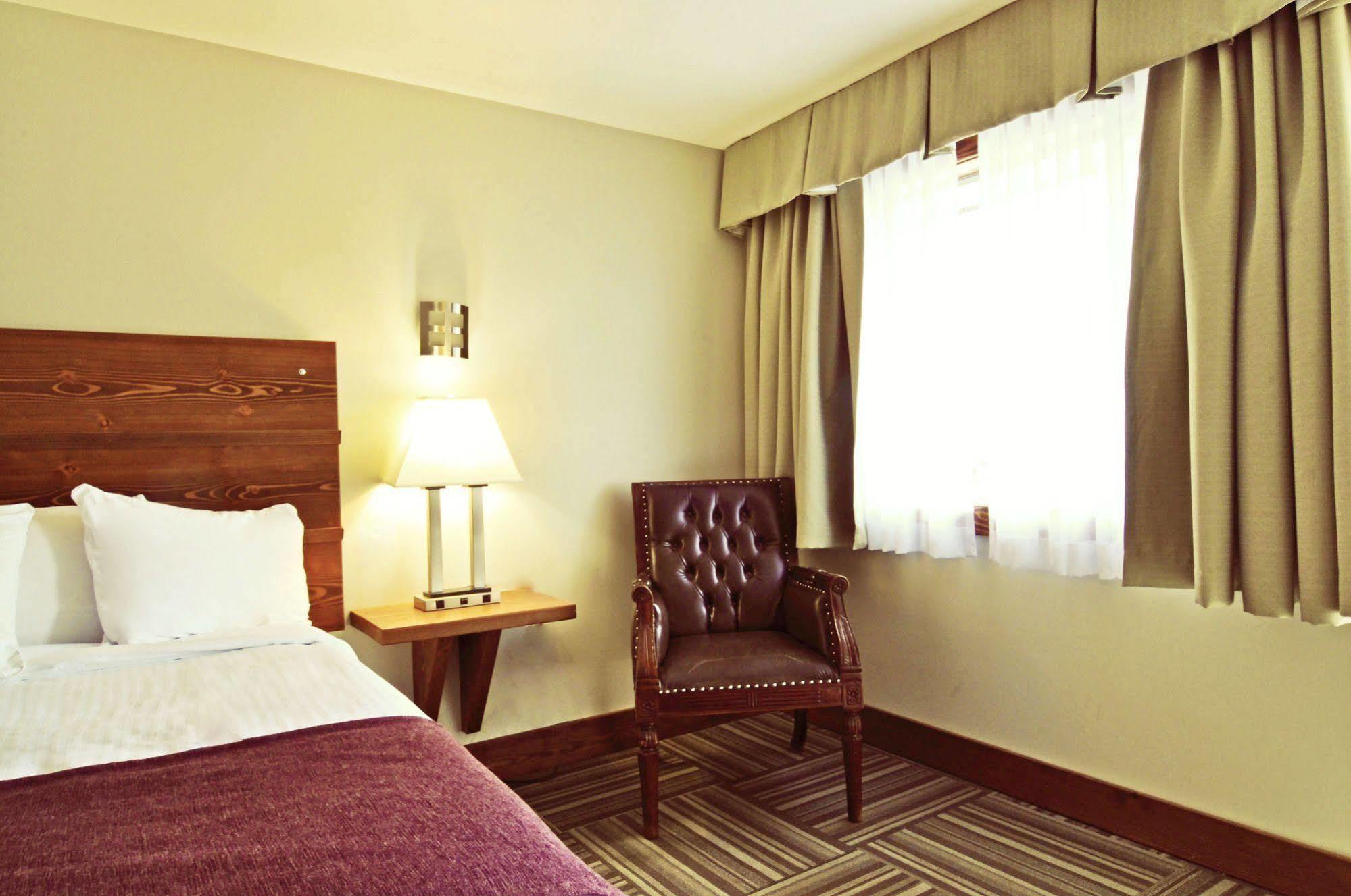 Travelodge By Wyndham Golden Sportsman Lodge Екстер'єр фото