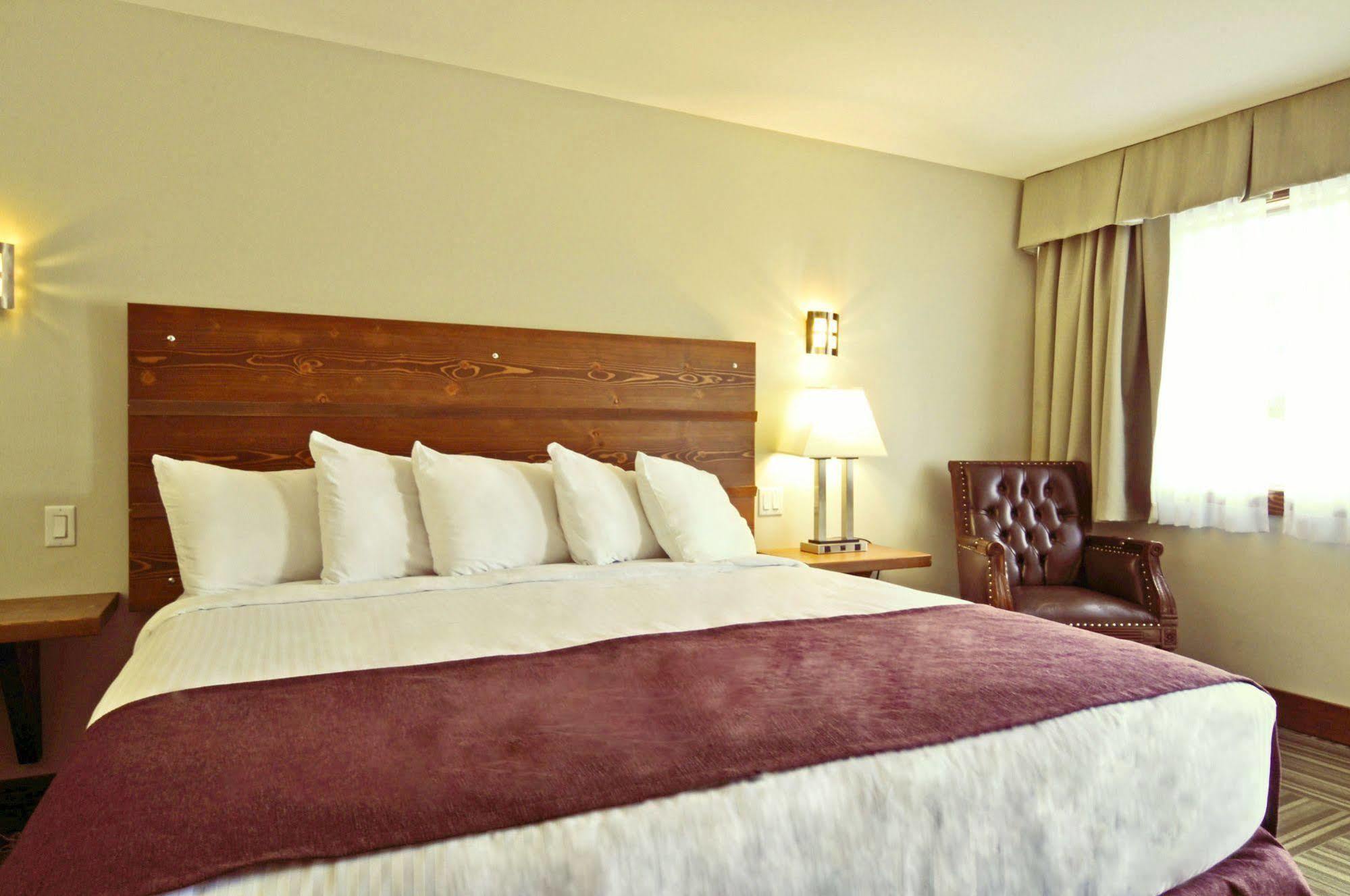 Travelodge By Wyndham Golden Sportsman Lodge Екстер'єр фото